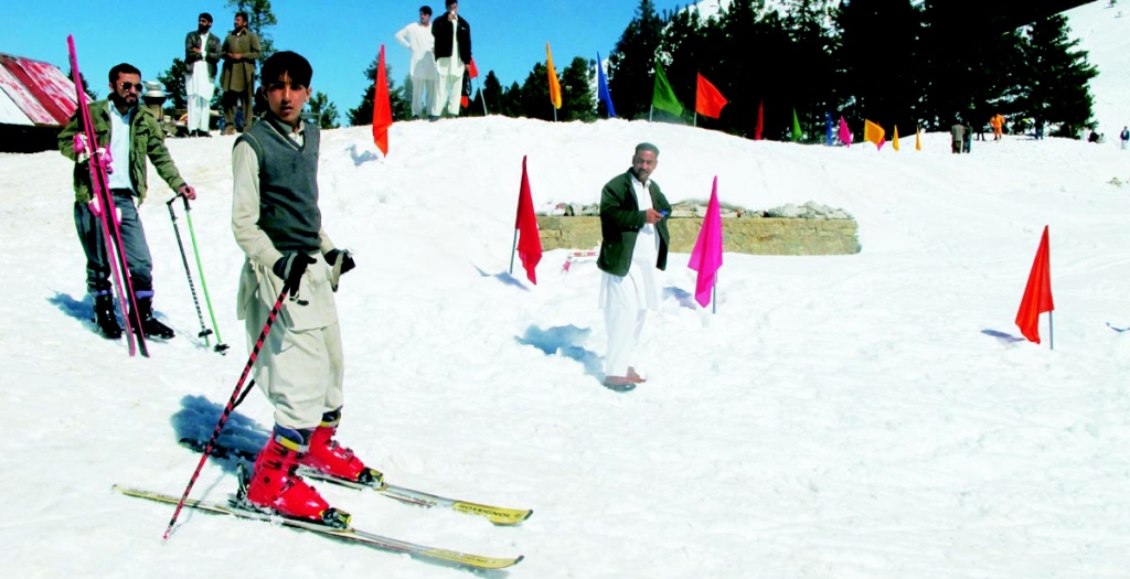 people skiing in malam jabba swat photo online