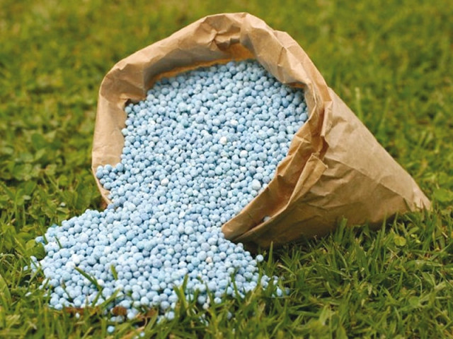 engro fertilizers limited increased its price of fertiliser from rs1 722 to rs1 900 per 50kg bag photo file engro fertilizers limited increased its price of fertiliser from rs1 722 to rs1 900 per 50kg bag photo file