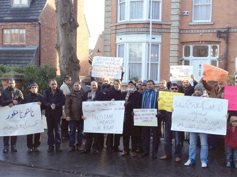 pakistani migrants protest against the closure of pakistan s embassy in dublin photo dept of justice ireland