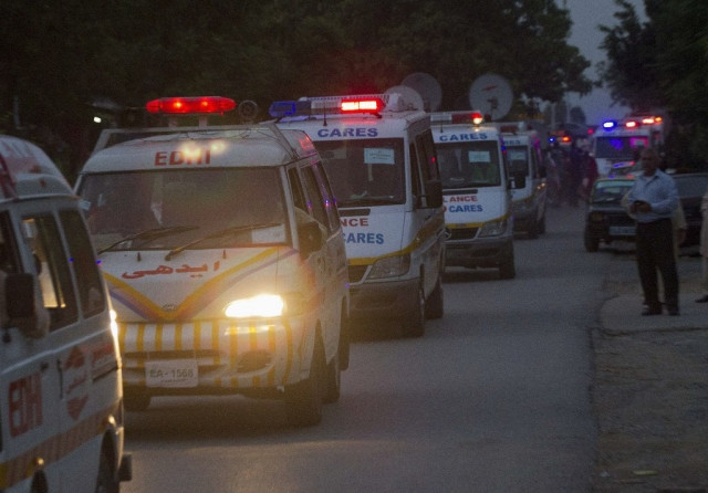 rescue workers and ambulances transporting the body of one of the victims of the nanga parbat tragedy photo reuters rescue workers and ambulances transporting the body of one of the victims of the nanga parbat tragedy photo reuters
