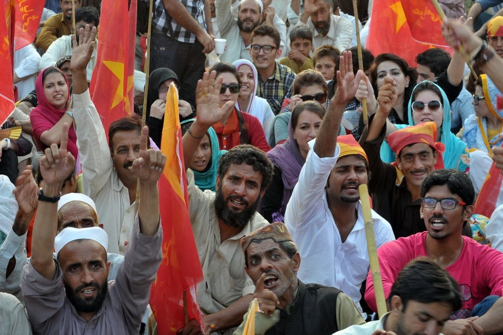 workers of awami workers party chanting slogans in islamabad photo zafar aslam