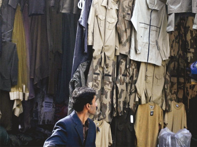 soldier on rawalpindi s kabari bazaar