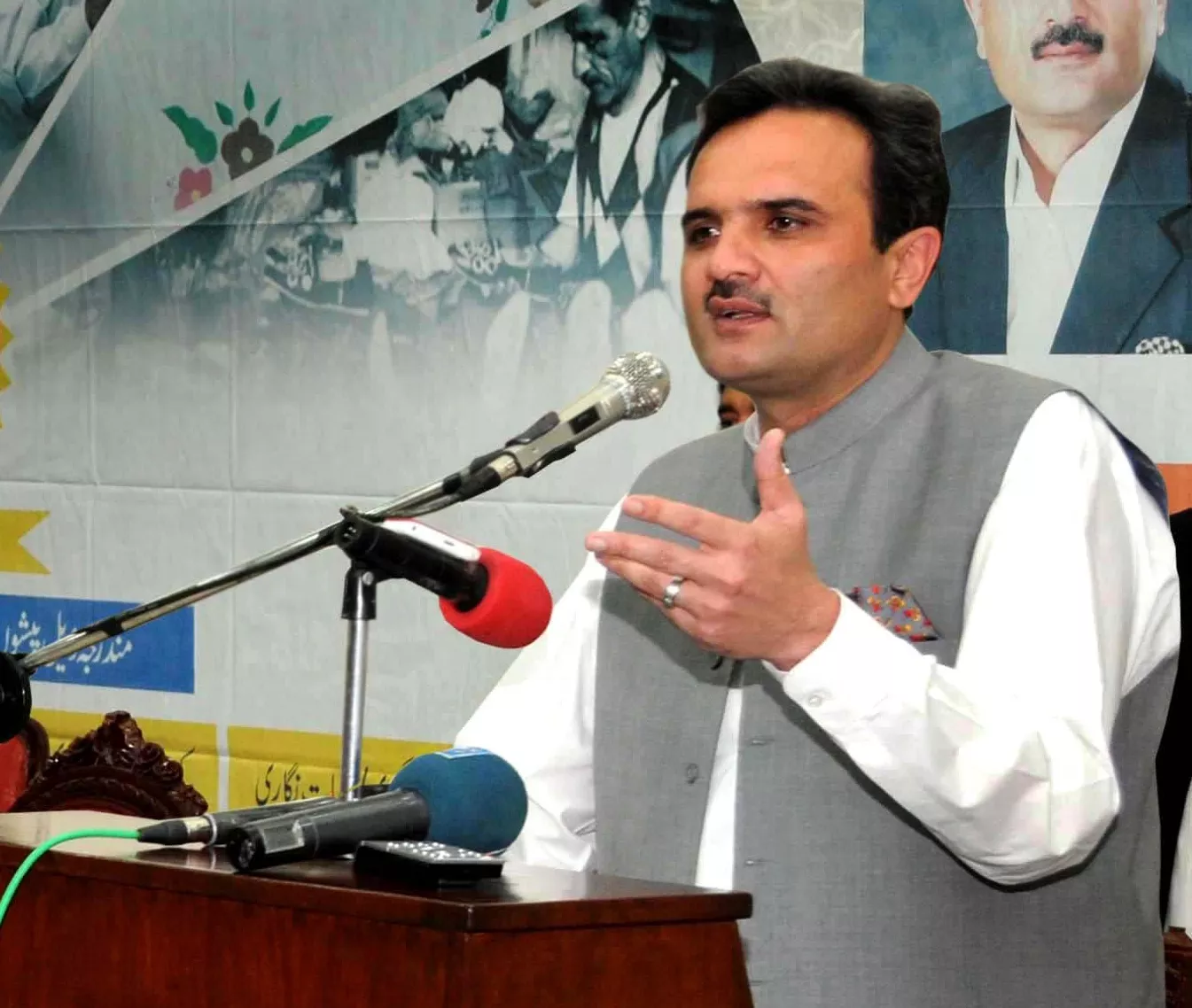 former chief minister of khyber pakhtunkhwa amir haider hoti 039 s brother ghazan hoti and a former adviser to the cm have been remanded to nab photo express file former chief minister of khyber pakhtunkhwa amir haider hoti 039 s brother ghazan hoti and a former adviser to the cm have been remanded to nab photo express file