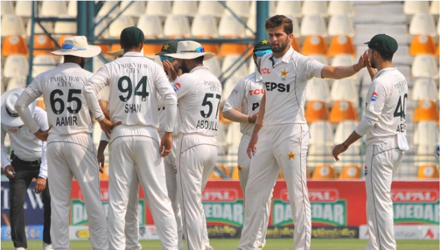 pak vs eng england trail pakistan by 64 runs with joe root harry brook set on crease pak vs eng england trail pakistan by 64 runs with joe root harry brook set on crease