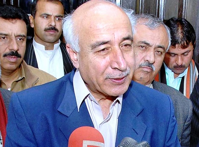 balochistan chief minister dr abdul malik baloch talking to media persons at cm secretariat photo app file