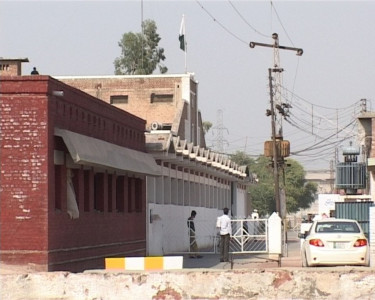 prisoners clash 33 kot lakhpat inmates isolated after clash