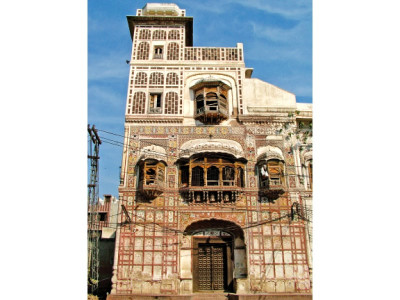 walled city tourist guide course to start this month