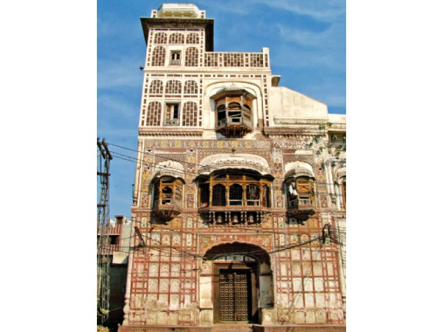 the course aims at projecting less frequented parts of the walled city the course aims at projecting less frequented parts of the walled city