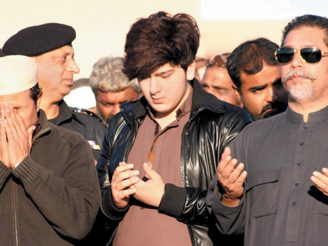son of the late sp cid chaudhry aslam offers fateha at the funeral of his father at aziz bhatti police station in karachi photo inp son of the late sp cid chaudhry aslam offers fateha at the funeral of his father at aziz bhatti police station in karachi photo inp