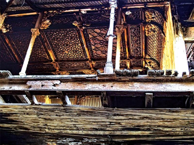 changing hands building that beckons