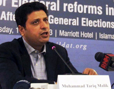 govt distances itself from talks of pressure over nadra chairman s resignation govt distances itself from talks of pressure over nadra chairman s resignation