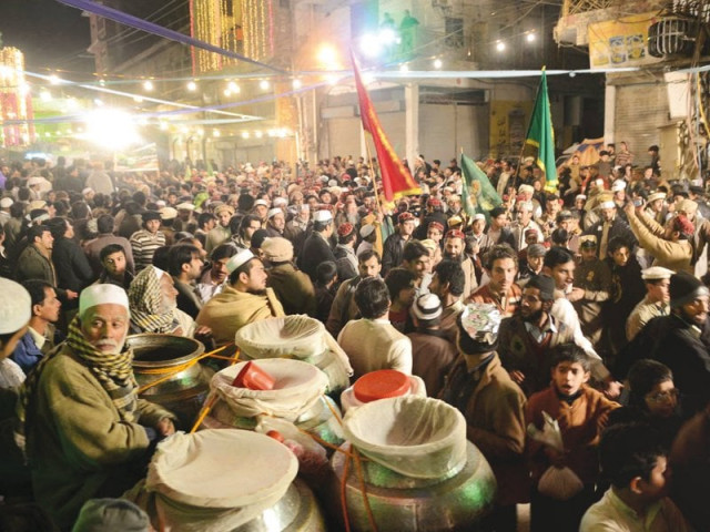 participants marched from milad chowk to new rampura gate chowk yadgar and reached qissa khwani bazaar at 1 30am on wednesday photo ppi participants marched from milad chowk to new rampura gate chowk yadgar and reached qissa khwani bazaar at 1 30am on wednesday photo ppi
