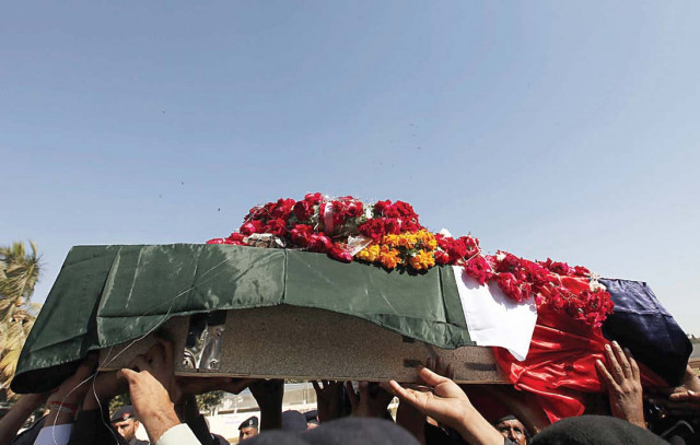 15 to 20 kgs of explosives were used in the remote controlled bomb used in di khan photo athar khan express file