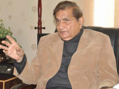 tug of war sindh varsity vc gets two week extension