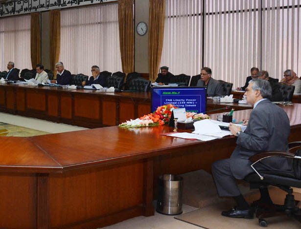 minister for finance and privatisation ishaq dar chairing the meeting of economic coordination committee on january 16 2014 photo pid