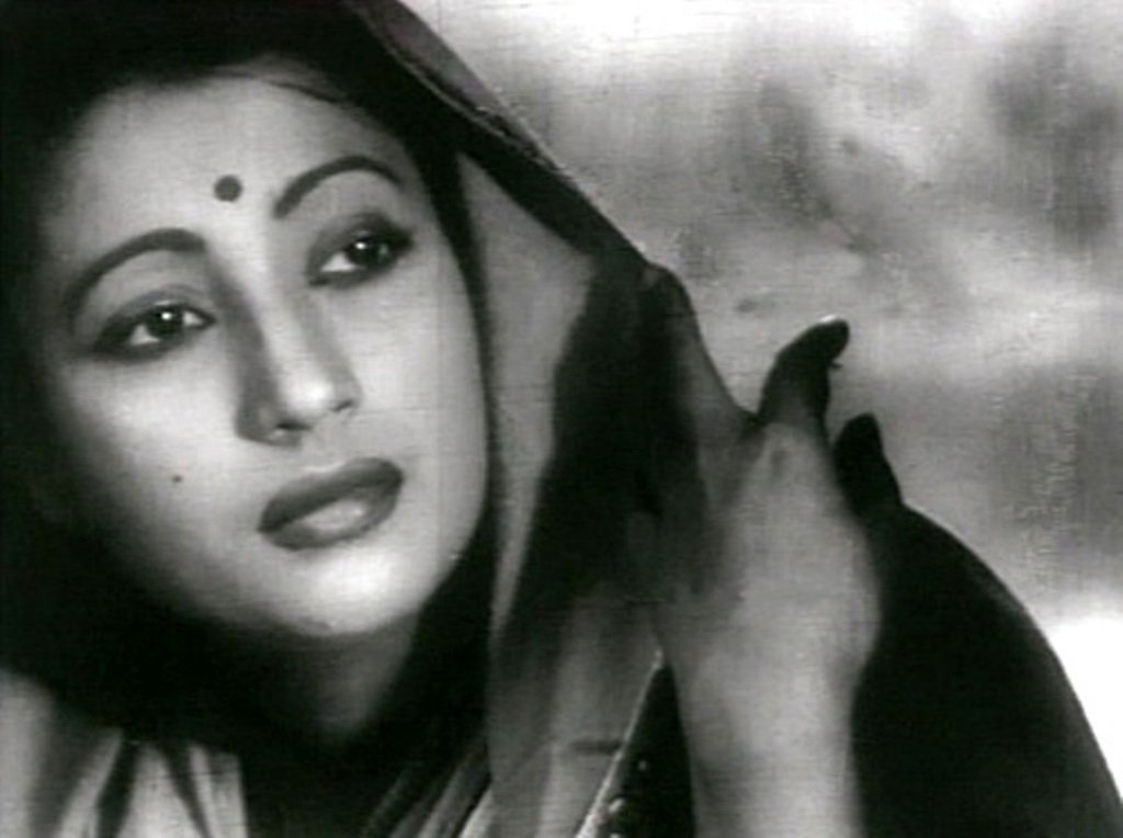 actor suchitra sen as paro in bimal roy 039 s devdas photo wikipedia org