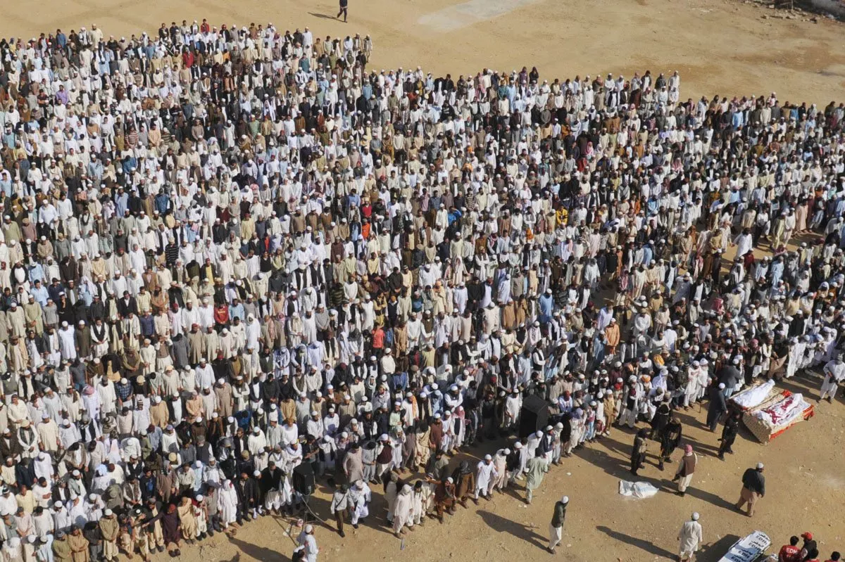 a large number of people turned out for the funeral of mufti muhammad usman yar khan in karachi on saturday photo mohammad sqib express a large number of people turned out for the funeral of mufti muhammad usman yar khan in karachi on saturday photo mohammad sqib express
