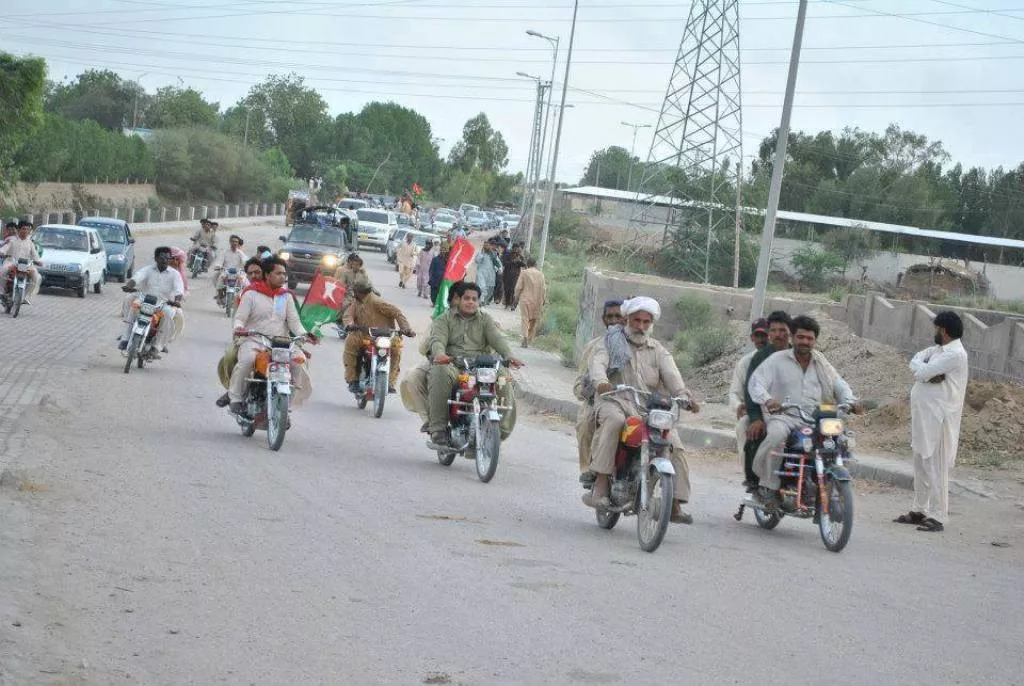 bugti idps departing for dera bugti photo dera bugti facebook page bugti idps departing for dera bugti photo dera bugti facebook page