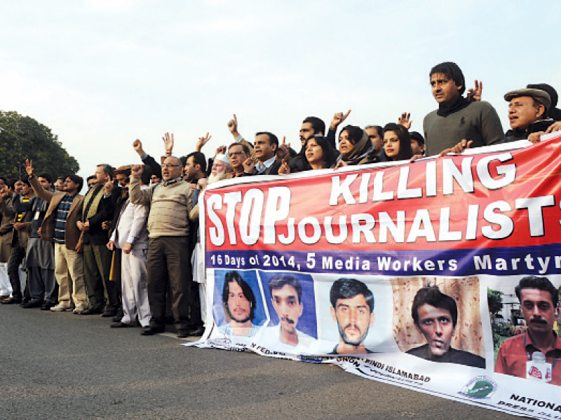 the protesters near d chowk photo express