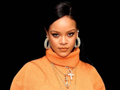 rihanna apologises for using song with sacred islamic verses in fashion show rihanna apologises for using song with sacred islamic verses in fashion show
