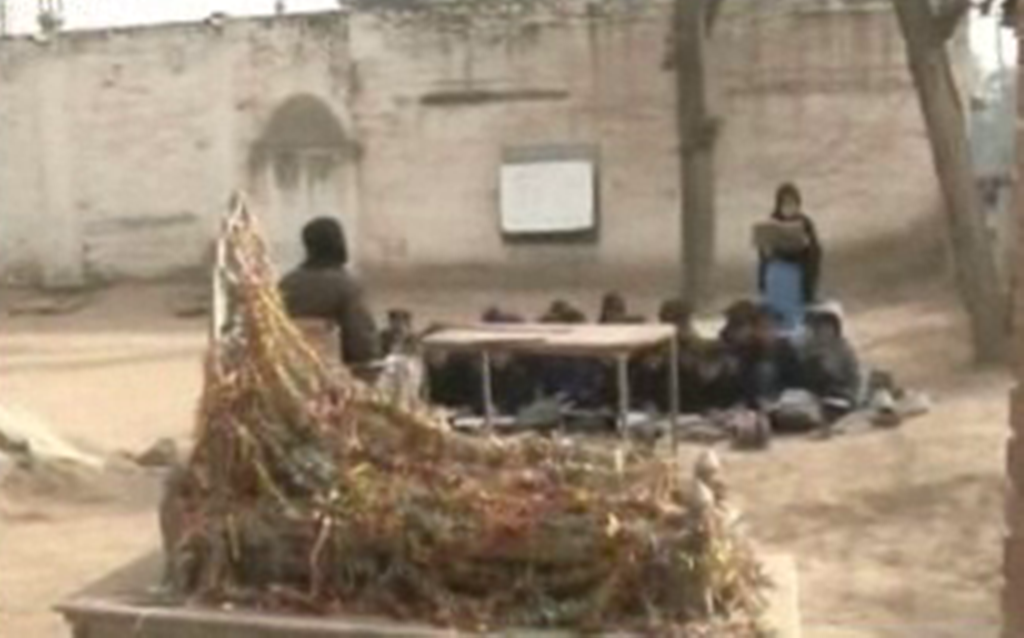 express news screengrab of the makeshift school in mardan khyber pakhtunkhwa