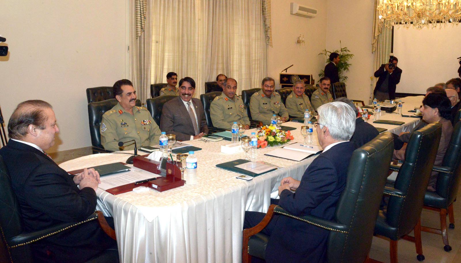 prime minister nawaz sharif chairing the meeting with coas general raheel sharif and other officials to decide matters related to the operation photo inp