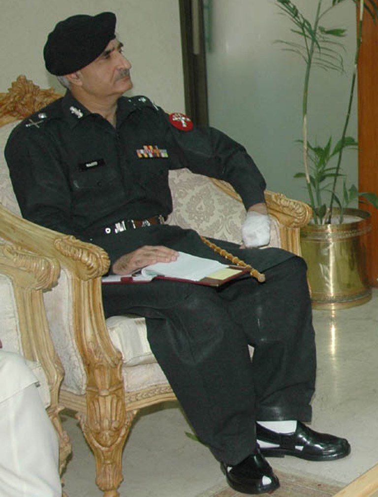 fc commandant abdul majeed khan marwat photo pid