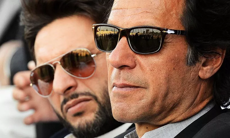 shahid afridi l and imran khan r at the talent hunt scheme photo afp shahid afridi l and imran khan r at the talent hunt scheme photo afp