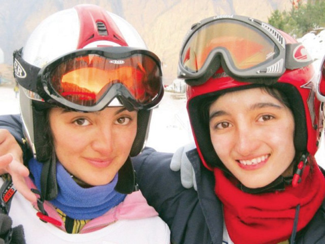 amina and her sister ifrah photo file amina and her sister ifrah photo file