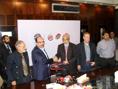 franchise fast food comes to bahria town