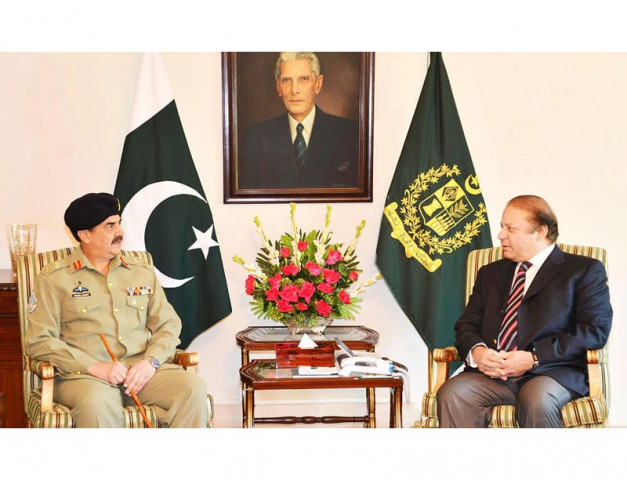 general reheel sharif briefs prime minister about situation on the borders photo app file general reheel sharif briefs prime minister about situation on the borders photo app file