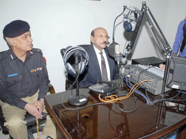 sindh chief minister syed qaim ali shah inaugurates traffic facilitation service fm 88 6 in karachi on tuesday photo ppi sindh chief minister syed qaim ali shah inaugurates traffic facilitation service fm 88 6 in karachi on tuesday photo ppi