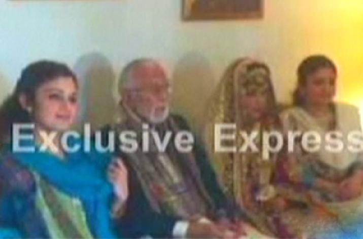 photo express news screenshot of zulfiqar khosa at his wedding