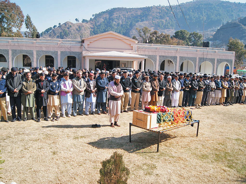 funeral prayers of constable khurrum were offered at dig hazara range photo online