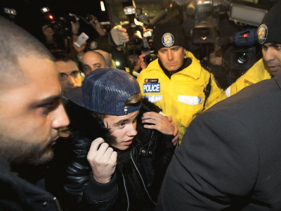 non beliebers white house petitioned to deport justin bieber non beliebers white house petitioned to deport justin bieber