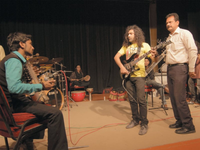 sounds of kolachi 039 a group of 15 musicians each promising a unique style is set to perform at the pakistan american cultural centre today photo pacc sounds of kolachi 039 a group of 15 musicians each promising a unique style is set to perform at the pakistan american cultural centre today photo pacc