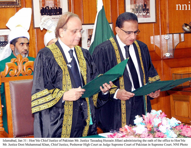chief justice of pakistan tassaduq hussain jilani l administers the oath to justice dost mohammad khan on friday photo nni chief justice of pakistan tassaduq hussain jilani l administers the oath to justice dost mohammad khan on friday photo nni