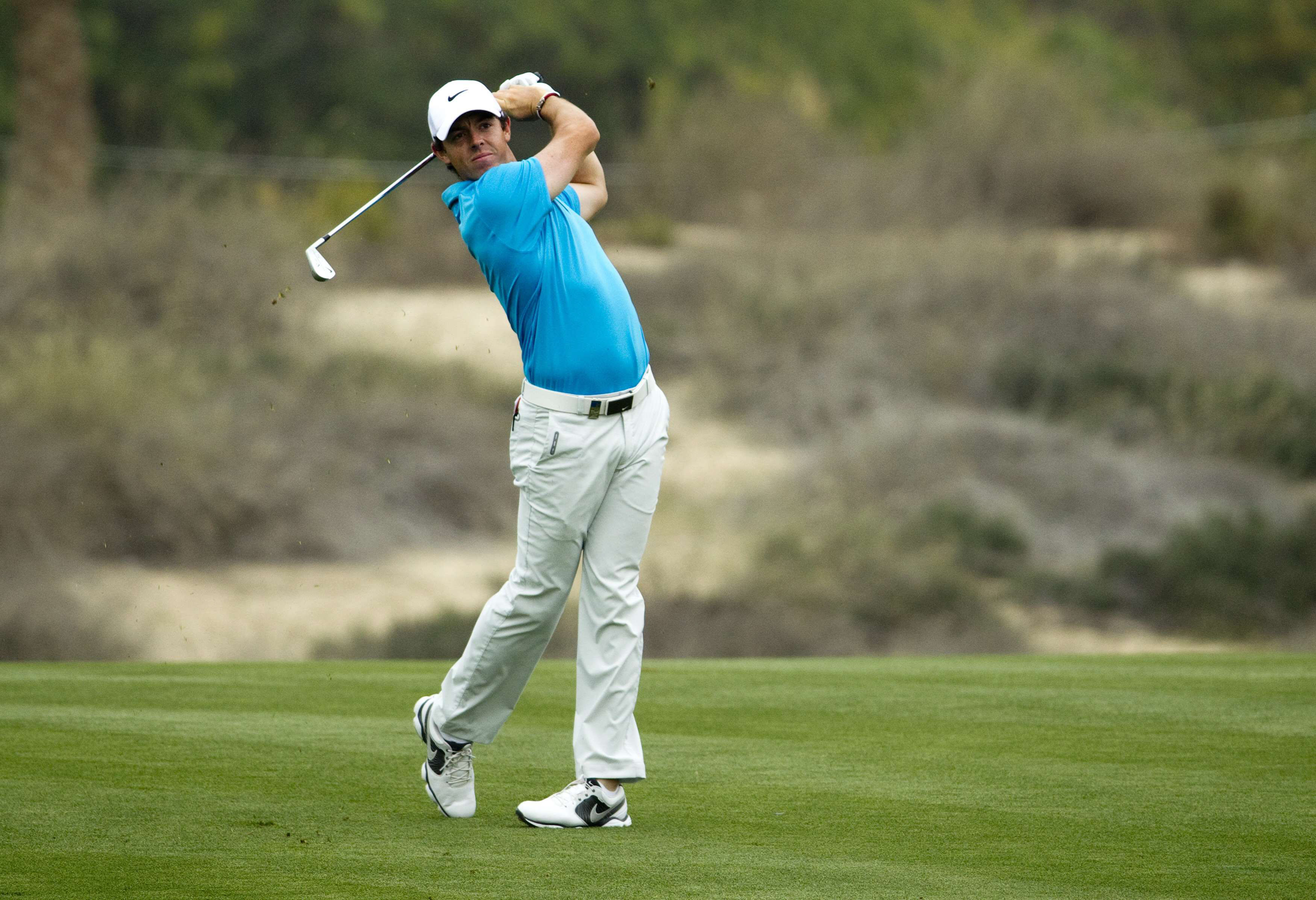 Eagle lifts McIlroy clear in Dubai