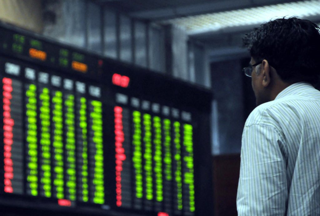 kse benchmark 100 share index dropped 0 72 or 194 66 points to end at 26 751 45 photo nni file