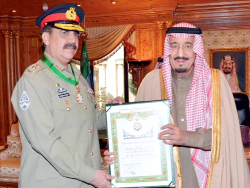 gen raheel receives the medal of excellence from the saudi crown prince photo inp