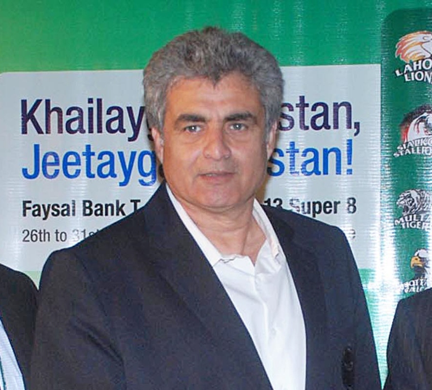 former pakistan test fast bowler zakir khan photo waseem niaz