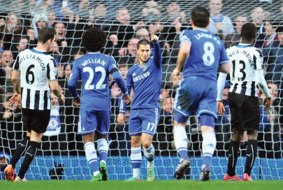 english premier league chelsea on top but mourinho still wary of city