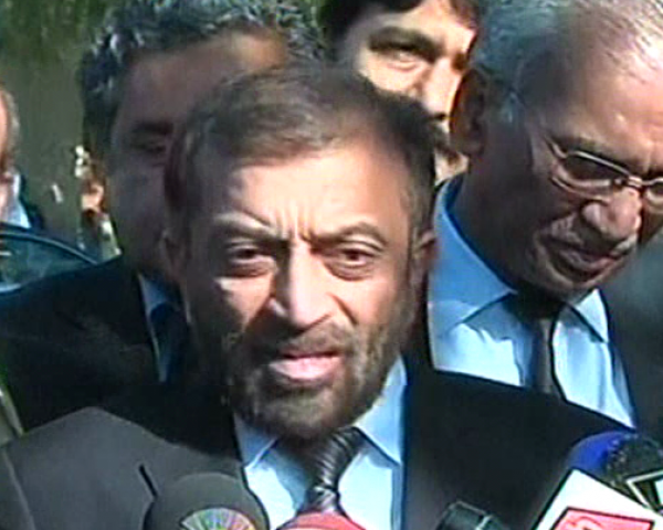 express news screengrab of senior mqm leader farooq sattar express news screengrab of senior mqm leader farooq sattar