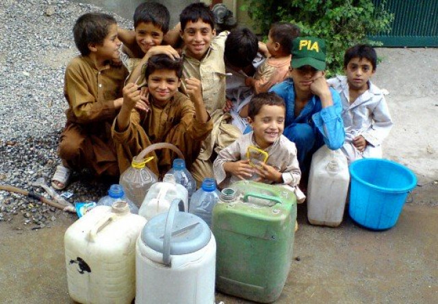 demanding 640 million gallons is the daily water requirement of the city photo agha mehroz express file demanding 640 million gallons is the daily water requirement of the city photo agha mehroz express file