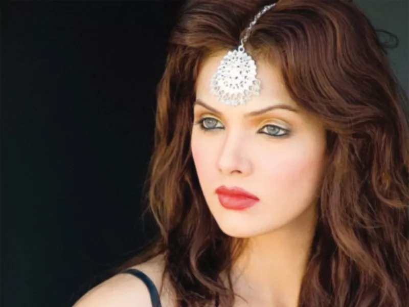 sara loren formerly known as mona lizza has signed up for playing the female lead against taaha shah in barkhaa sara loren formerly known as mona lizza has signed up for playing the female lead against taaha shah in barkhaa