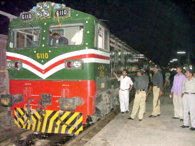 beefed up pakistan railways tightens security