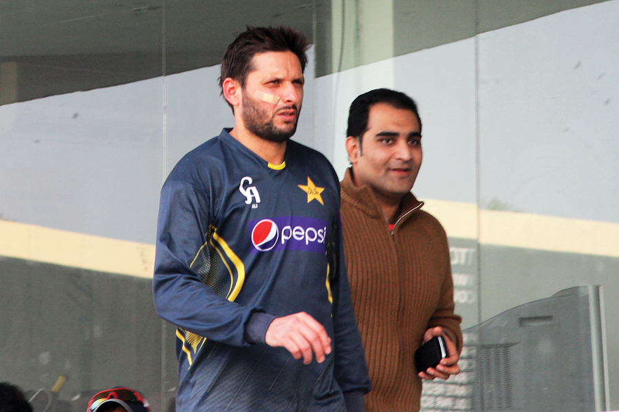 shahid afridi will take active part in the training camp today despite sustaining a cut in the face photo shafiq malik express