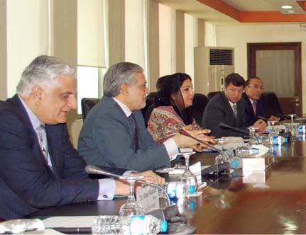 finance minister ishaq dar chairing the meeting of advisory committee for spectrum auction for next generation mobile services in islamabd on february 20 2014 photo pid