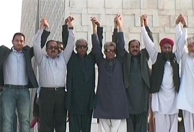 express news screengrab of political party members outside mazar e quaid express news screengrab of political party members outside mazar e quaid