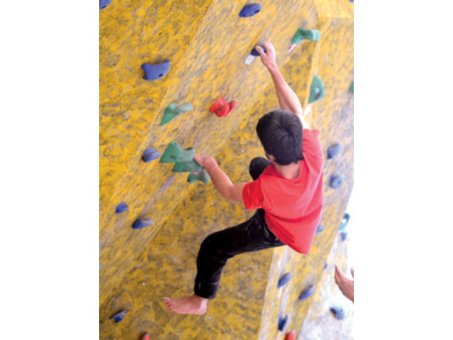 sargand on his way to winning the bouldering contest photo express